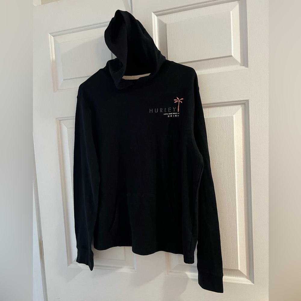 Hooded Hurley Pull Over ✨